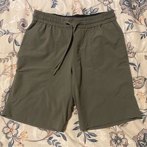 Sage Green Lulu short - size men’s small